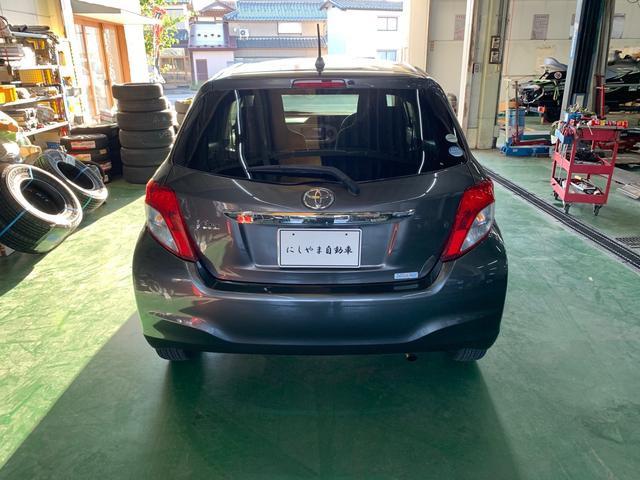 TOYOTA VITZ 2012